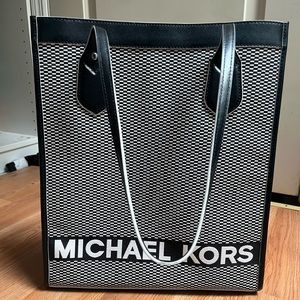 MICHAEL KORS Bay Large Woven Canvas Tote Bag.